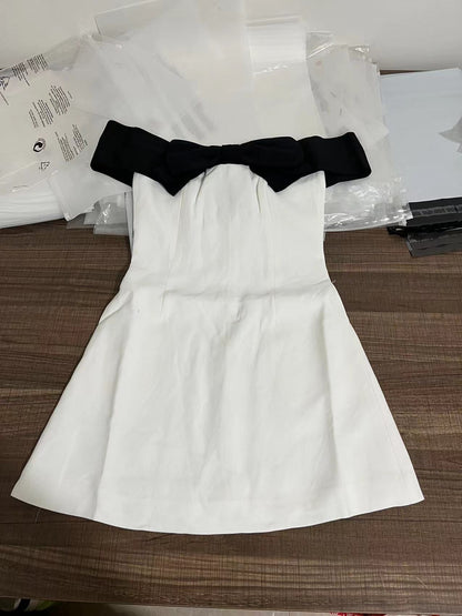 O.NIGHT™ Short Black Strapless Bow Dress